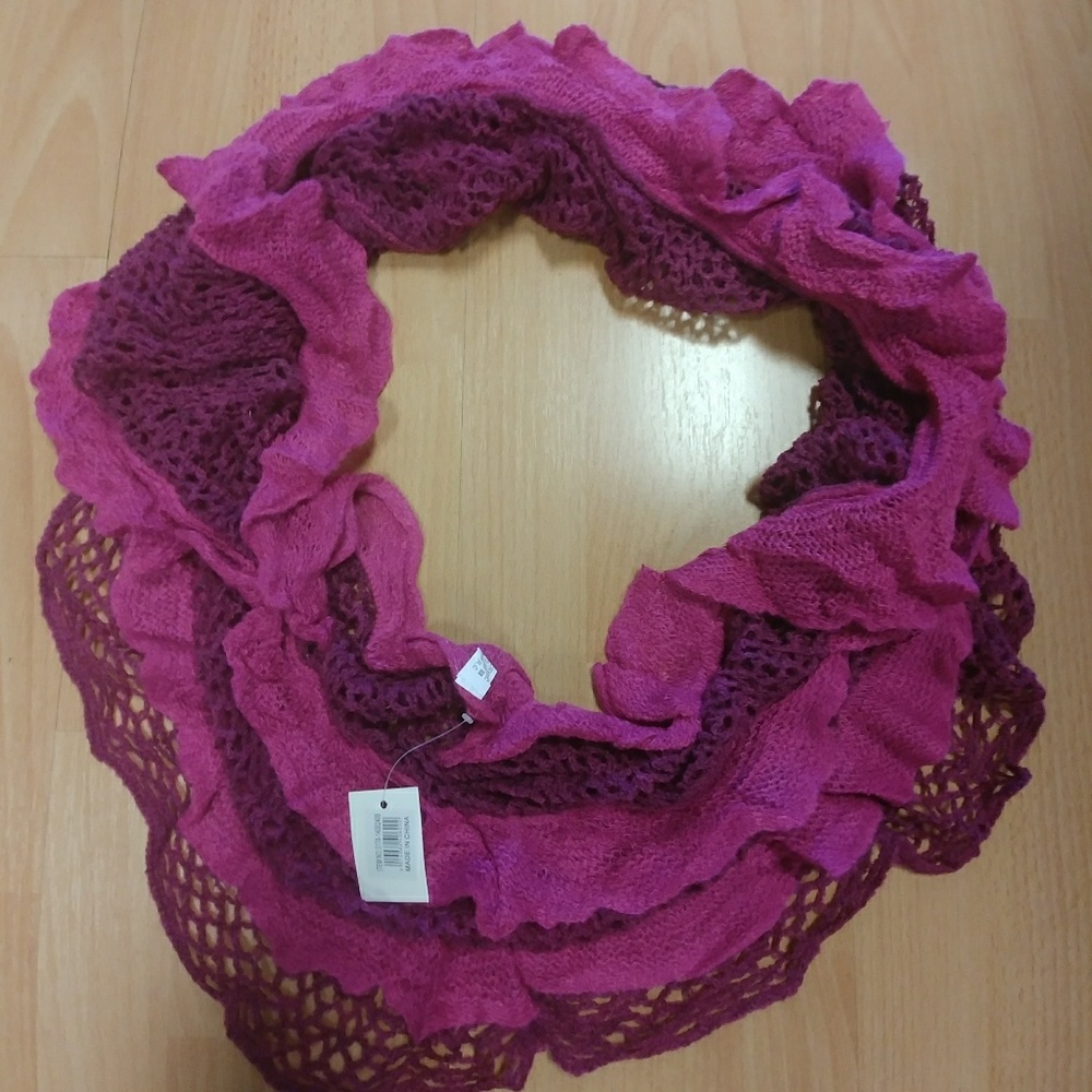 Crocheted Two Toned Ruffled Infinity Scarf - Picture 3 of 3